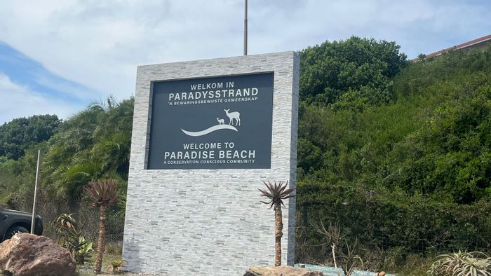 Vacant Land for Sale in Paradise Beach – Ocean Views and Beach Access Await