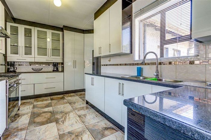 Spacious Birch Acres house for sale with 3 bedrooms, guest loo, and granny flat.