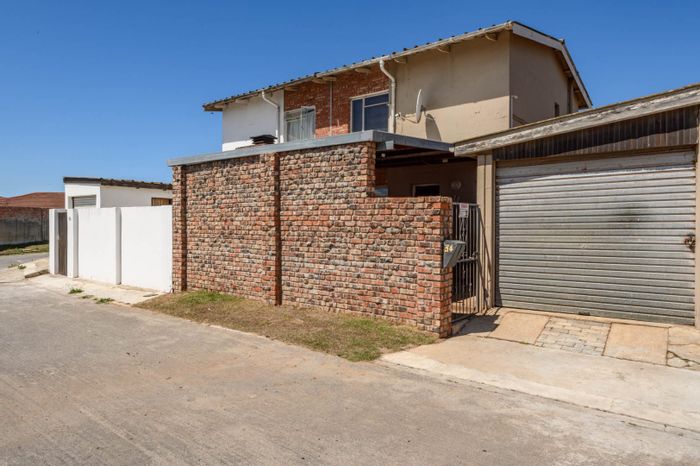 For Sale: House in Algoa Park with braai area, garage, and security features.