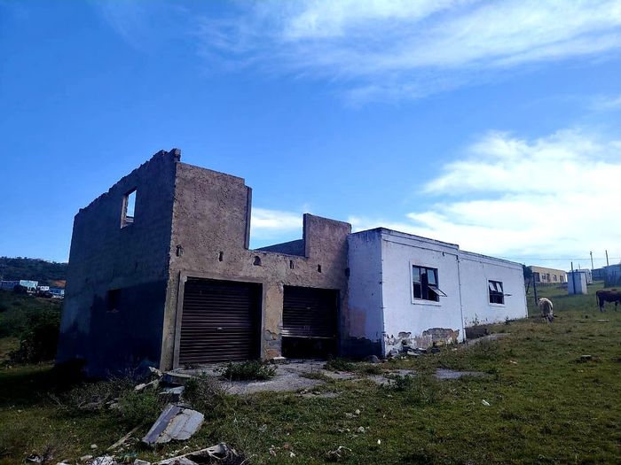 East London Rural House For Sale: 4 Bedrooms, Large Land, Farming Potential.