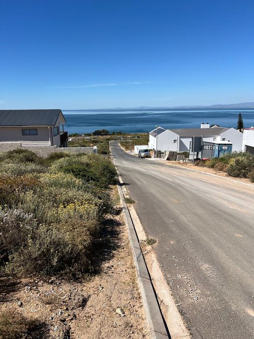 Vacant Land Residential For Sale in St Helena Views - 407 m² with scenic potential.