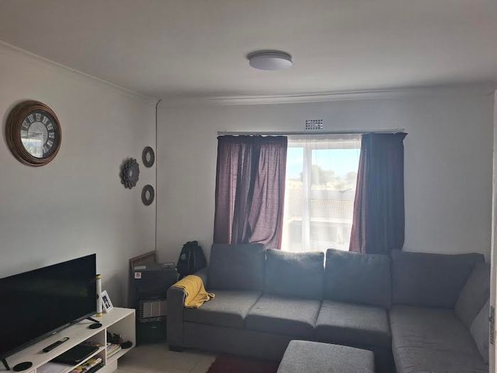 3-Bedroom Apartment For Sale in Silversands, near schools and shopping amenities.