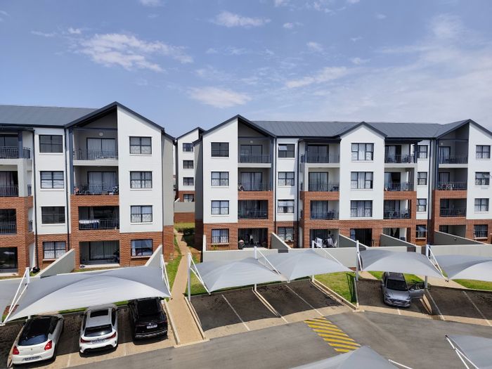 Northgate Apartment To Rent: 2 beds, pool, gym, security, pet-friendly, 2 parking bays.