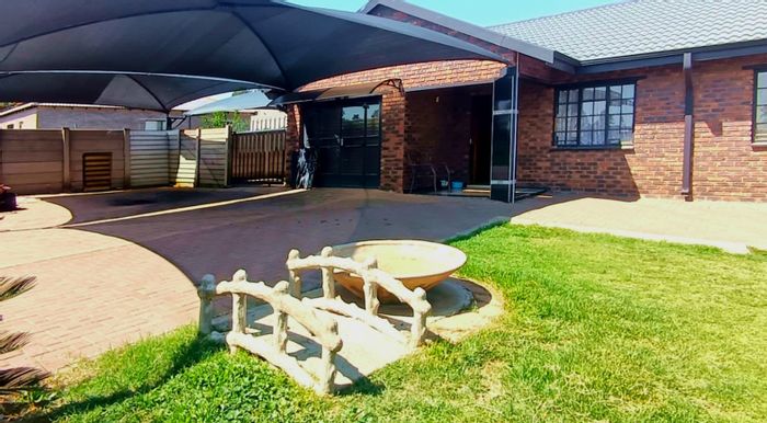 Riversdale House For Sale: 3 Bedrooms, Enclosed Garden, Ample Parking Space.