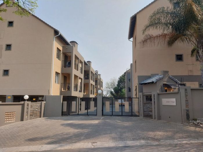 Eastleigh Ridge Apartment For Sale: 2 beds, 2 baths, balcony, 24-hour security.