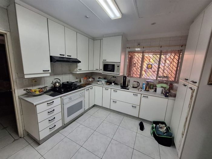 For Sale: Spacious 3-bedroom house in Edleen with study, staff quarters, and ample parking.