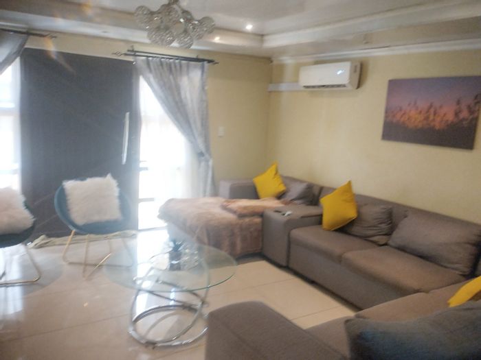 For Sale: House in Mzingazi with 3 bedrooms, borehole, double garage, and carport.