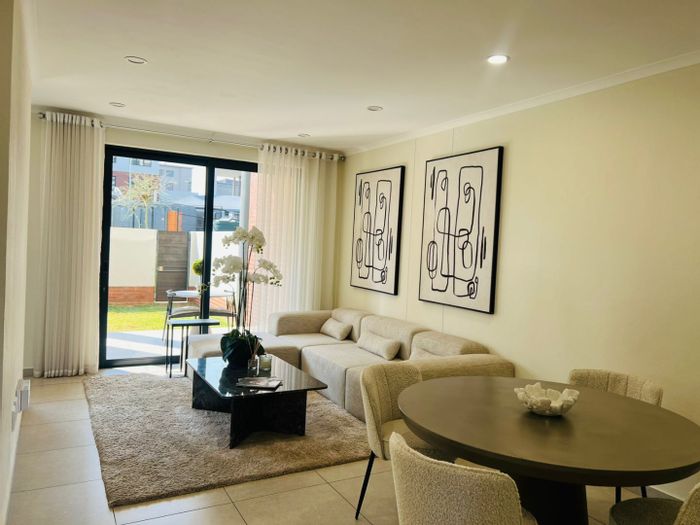 For Sale: 3-Bedroom Apartment in Greenstone Hill with Pool, Gym, and Garden.