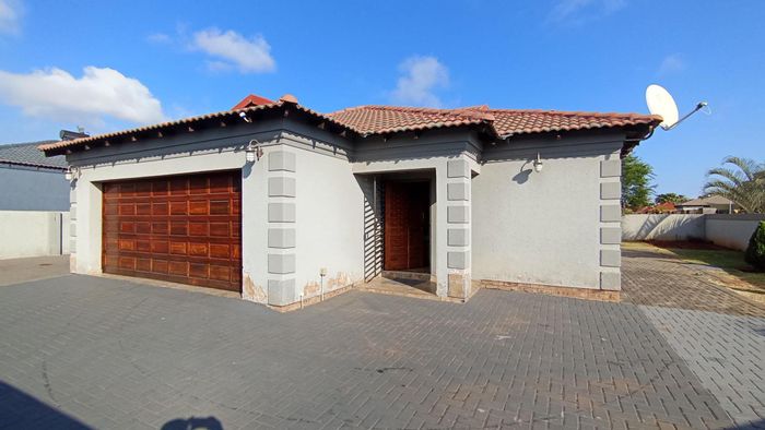 For Sale: House in Clarina with 3 bedrooms, 3 living rooms, and double garage.