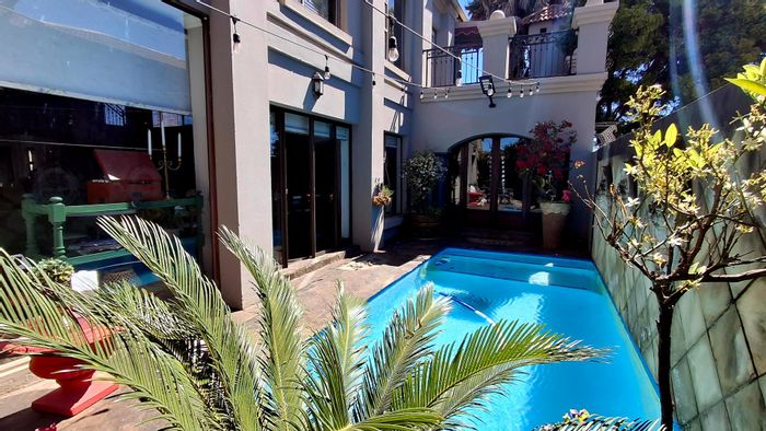 For Sale: House in Maraldi Estate with river access, off-grid features, and spacious layout.