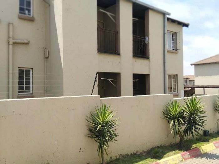 For Sale: 2-Bedroom Apartment in Elspark with 24-hour security and kids' playground.