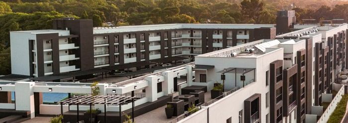 Waterkloof Apartment For Sale: Exclusive amenities, backup power, fitness area, and security.