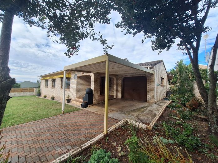 Wavecrest House For Sale: 3 Beds, 2 Baths, Garden, Close to Beach.