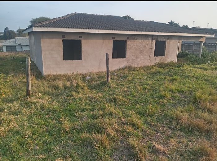 For Sale: Ongoye Apartment with 7 rooms, 3 bathrooms, and rental potential.