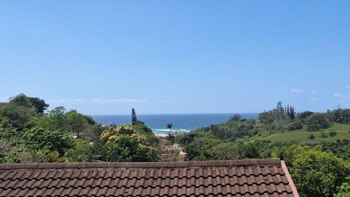 For Sale: Townhouse in Mtwalume Central with pools, tennis court, and 24-hour security.