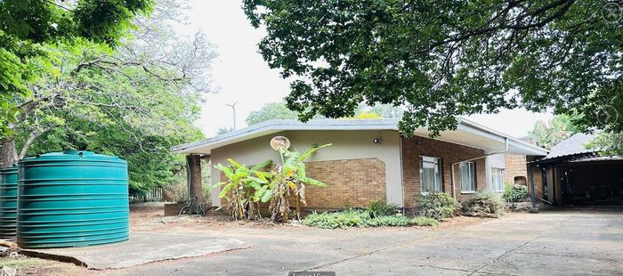 Rynfield House For Sale: 4 Bedrooms, Solar Power, Pool, Eco-Friendly Features.