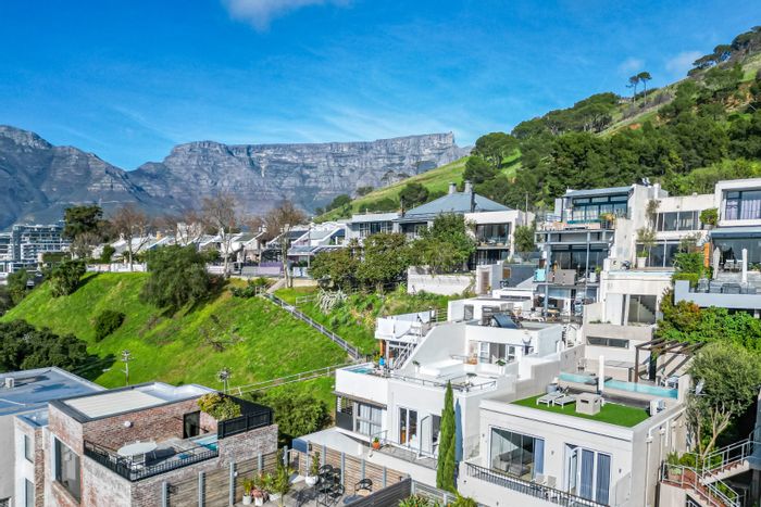 Green Point Apartment For Sale: Exclusive pool, terrace, and city-fringe living.