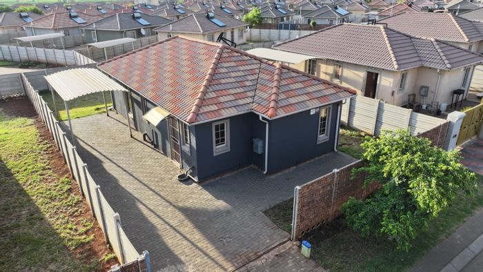 Sky City House For Sale: 3 beds, security, schools, parks, and transport hub.