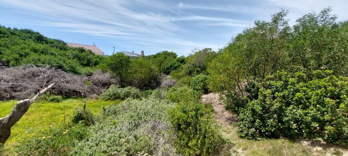 Vacant Land Residential For Sale in Paradise Beach – Ideal for Your Coastal Home!