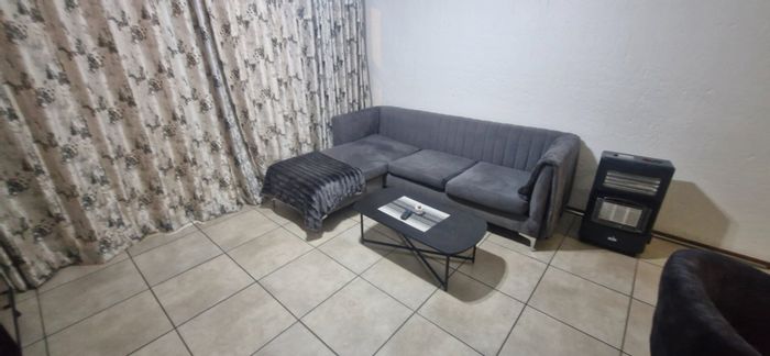 Buccleuch Townhouse For Sale: 3 Bedrooms, Pool, Security, Near Amenities.