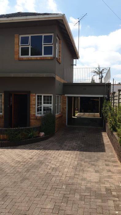For Sale: House in Orange Grove with 3 bedrooms, granny flat, and double garage.