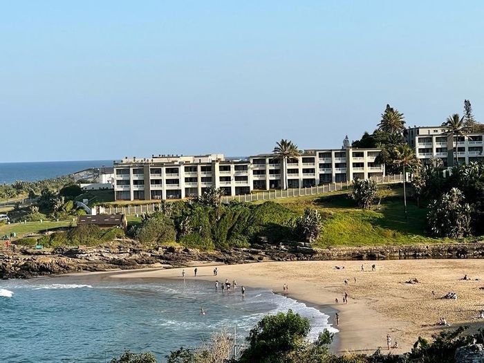 For Sale: Uvongo Apartment with beach access, pools, tennis courts, and security.