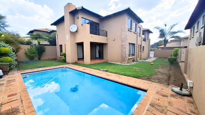 For Sale: House in Erand Gardens with 5 bedrooms, pool, and secure estate access.