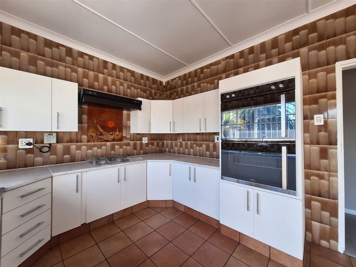 For Sale: Spacious 3-bedroom house in Marlands with pool, garages, and staff quarters.