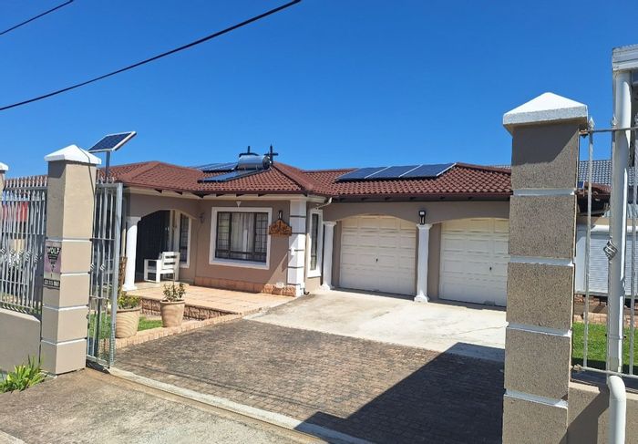House for Sale in Uvongo: 3 Bedrooms, solar setup, double garage, no levies.