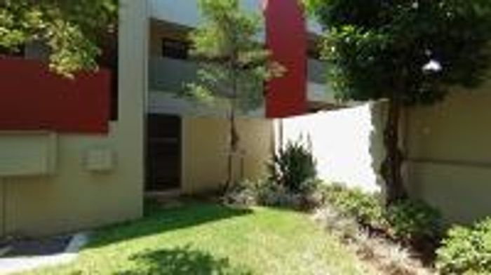 Beverley Apartment For Sale: 1 Bed, private garden, pool, secure complex.