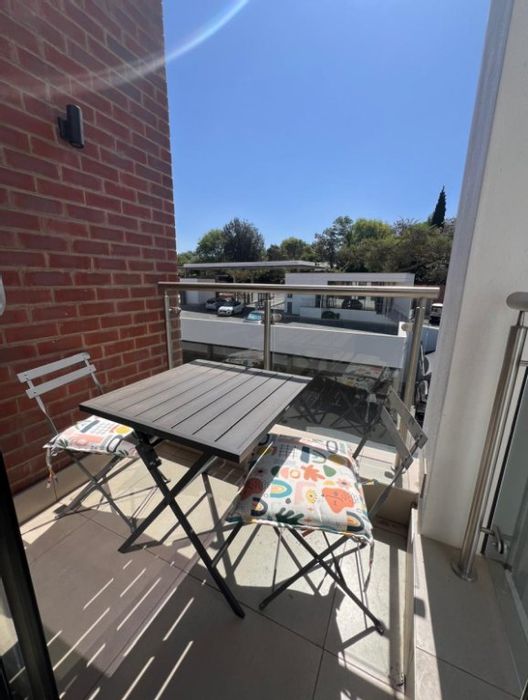For Sale: Sandringham Apartment with 1 bed, golf club access, and carport.