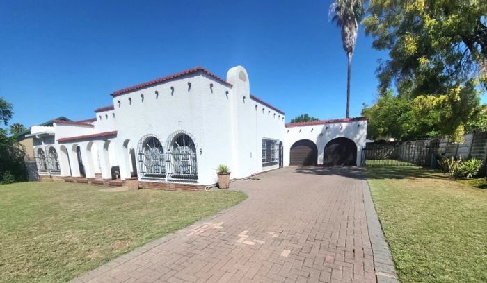 For Sale: House in Brits Central with 4 bedrooms, pool, and spacious patio.