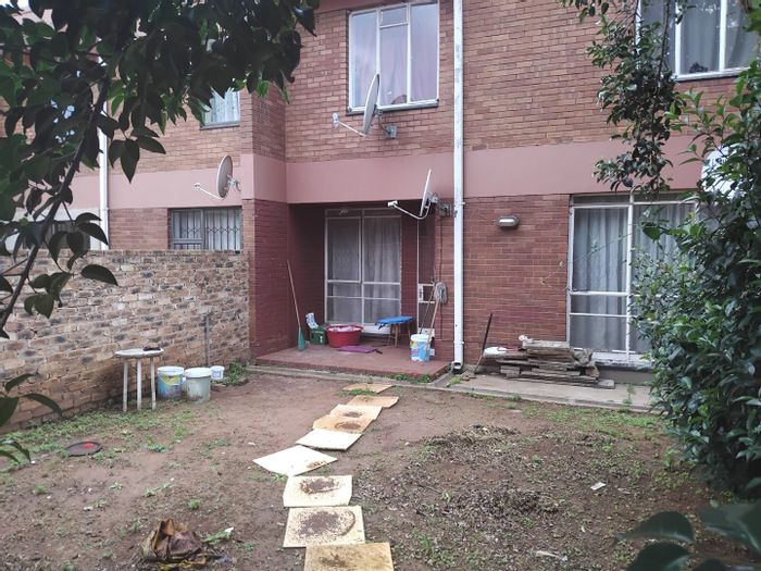 1-Bedroom Apartment in Jeppestown For Sale with security, play area, and garage.
