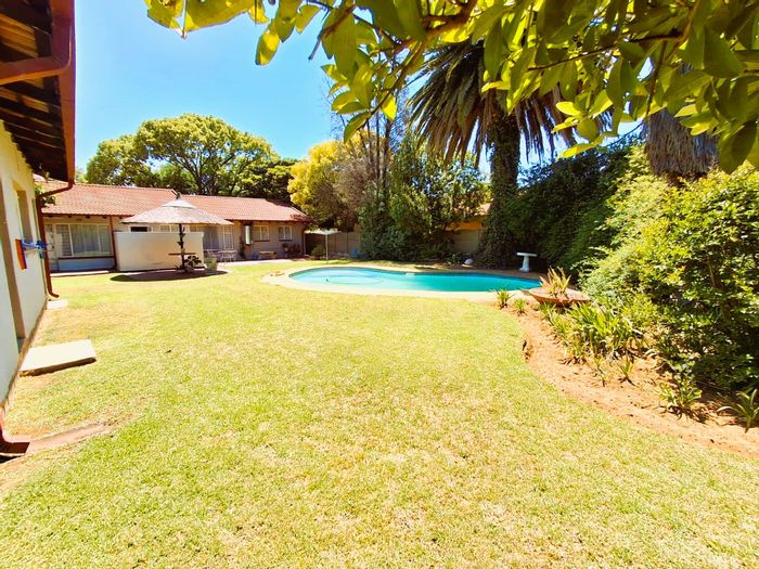 Vaalpark House For Sale: 3 Bedrooms, Pool, Garden, Office Space, Security Features.