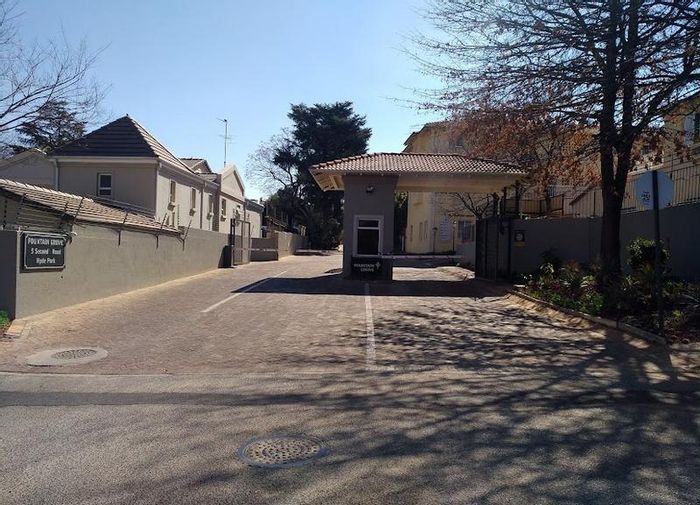 Commercial Suite To Rent in Hyde Park with amenities and prime location access.