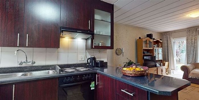 For Sale: Family-friendly house in Union with pool, carport, and spacious layout.