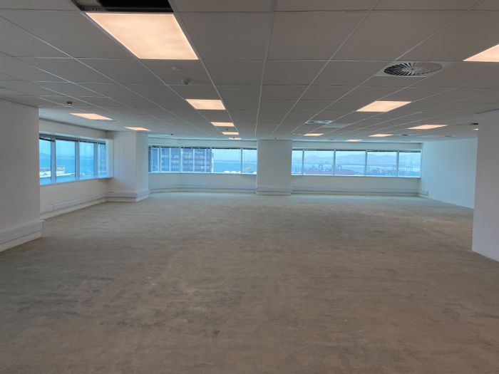 450m2 Commercial Office Space To Rent in Foreshore, Cape Town CBD with amenities.