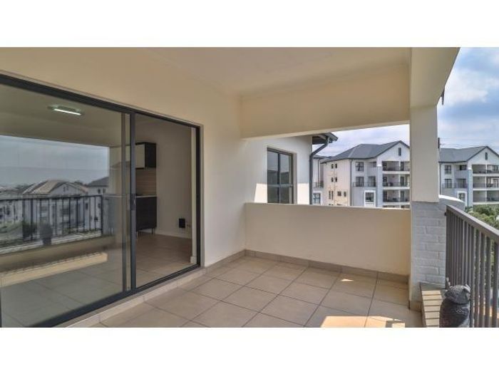 For Sale: 1-Bedroom Apartment in Malakite with pool, secure parking, and 24-hour security.