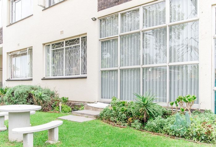 Eastleigh Apartment For Sale: 2 Bedrooms, garden, secure complex, prepaid electricity.