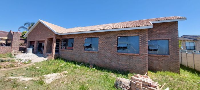 Wavecrest House For Sale: 3 beds, 2 baths, garage, near beach and amenities.