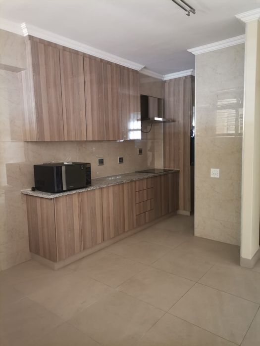 North Beach Apartment For Sale: Spacious 2-bedroom, near beach and shopping amenities.