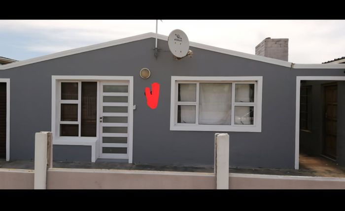 For Sale: Primrose Park House with 3 beds, granny flat, garage, near schools.