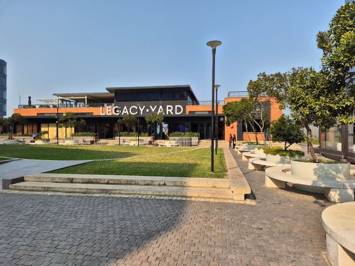 Furnished 1-bedroom apartment in Umhlanga Ridge with concierge and security services. To Rent.