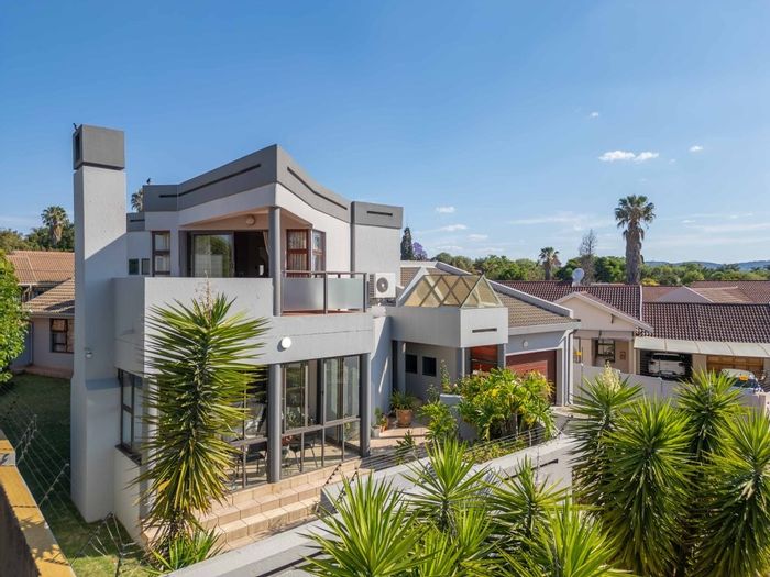 4-Bedroom House in Marais Steyn Park For Sale with Entertainment Area and Study.