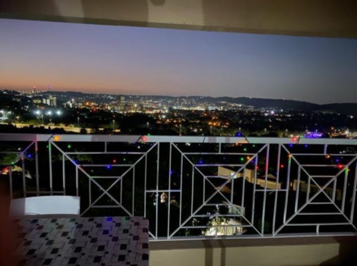 For Sale: Apartment in Primrose Hill with pool, parking, and 24-hour security.