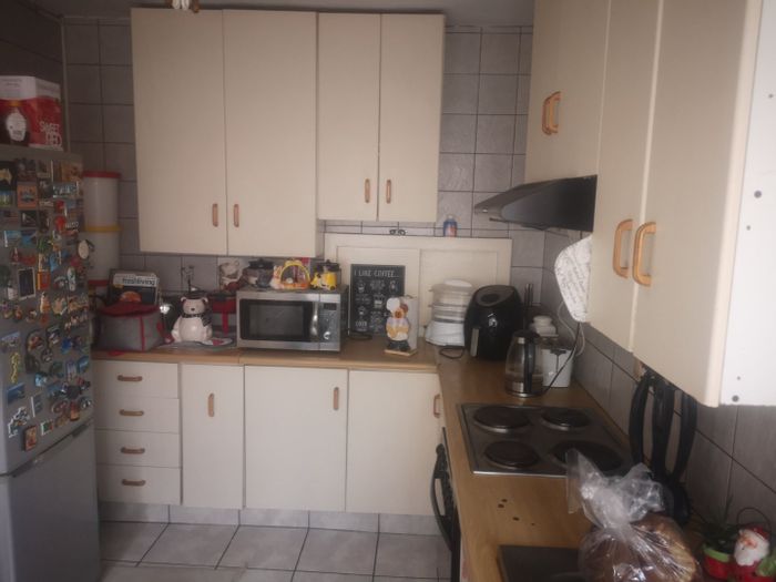3-bedroom apartment with garden, garage, and 24-hour security in Jeppestown For Sale.