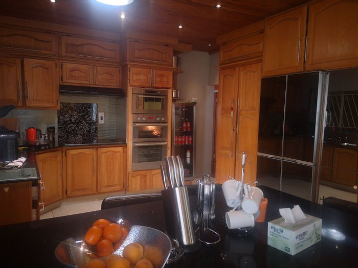 5-bedroom house in Bezuidenhout Valley for sale with dual lounges and security.