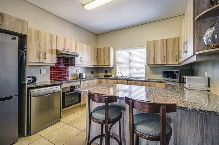 House for Sale in Zesfontein AH: 3 beds, pool, double garage, spacious kitchen.