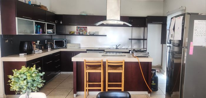 House To Rent in Greenstone Hill: 3 beds, garden, double garage, 24-hour security.
