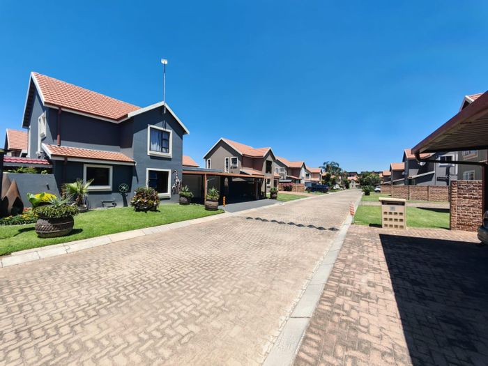 Eveleigh House For Sale: 3 Bedrooms, Office, Entertainment Area, Secure Parking.